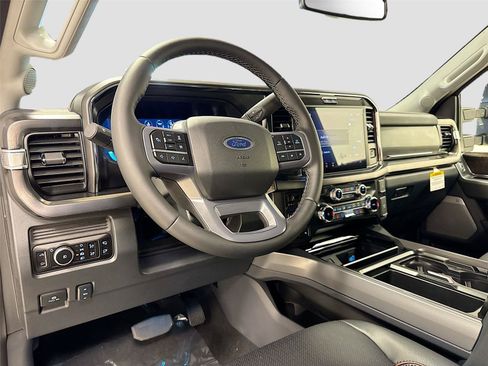New 2026 Ford F250 Lariat w/ Black Appearance Package AWD/4WD image 9