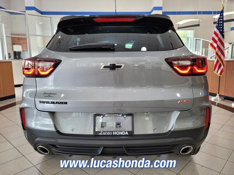 Used 2025 Chevrolet TrailBlazer RS w/ Convenience Package FWD image 5