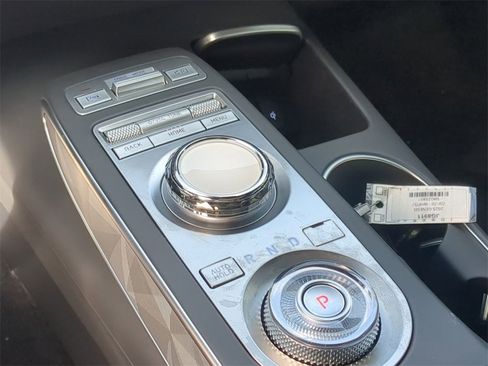 Used 2025 Genesis GV70 3.5T Sport w/ Sport Advanced Package image 25