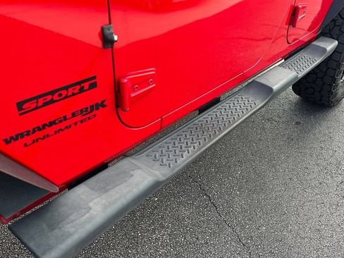 Used 2018 Jeep Wrangler Unlimited Sport S AWD/4WD image 12