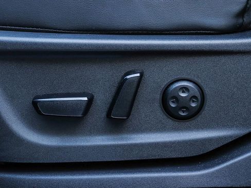 Used 2025 Nissan Ariya AWD image 20