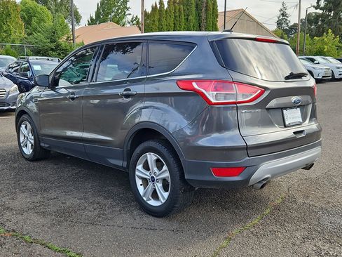 Used 2015 Ford Escape SE image 3