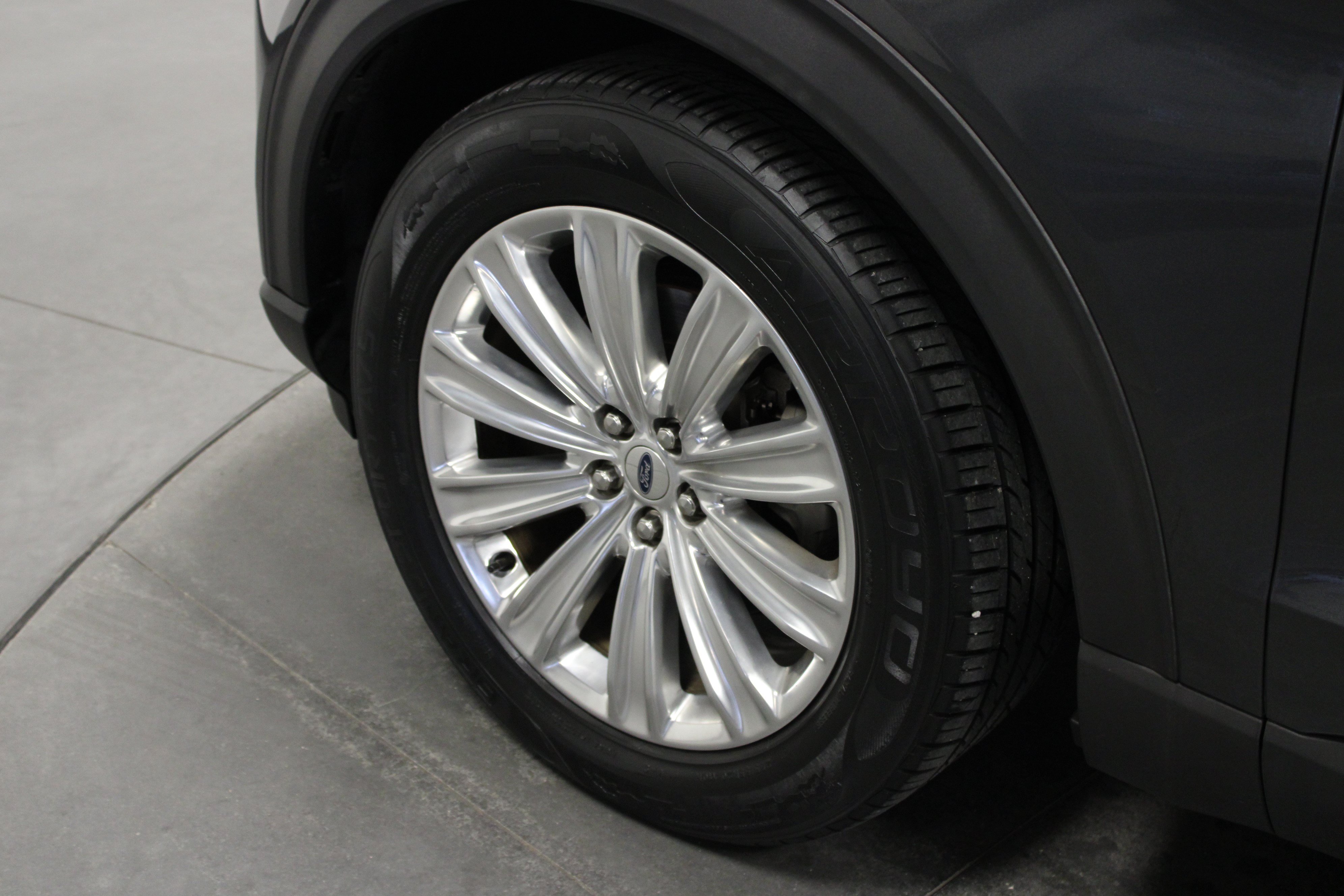 Used 2020 Ford Explorer Limited RWD image 10