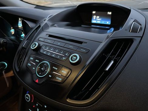 Used 2018 Ford Escape SE FWD image 34
