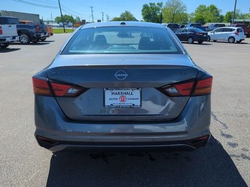 Used 2024 Nissan Altima 2.5 SV FWD image 12
