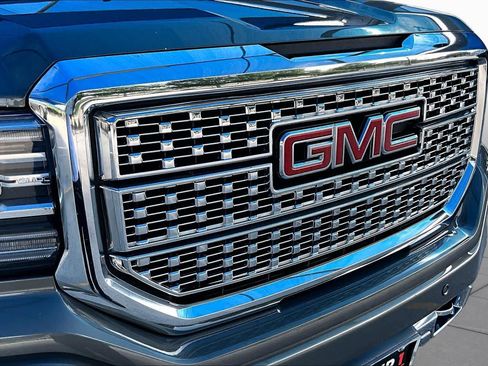Used 2018 GMC Sierra 1500 Denali w/ Denali Ultimate Package AWD/4WD image 30