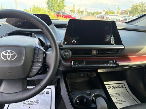 Used 2025 Toyota Prius Plug-In Hybrid FWD image 27