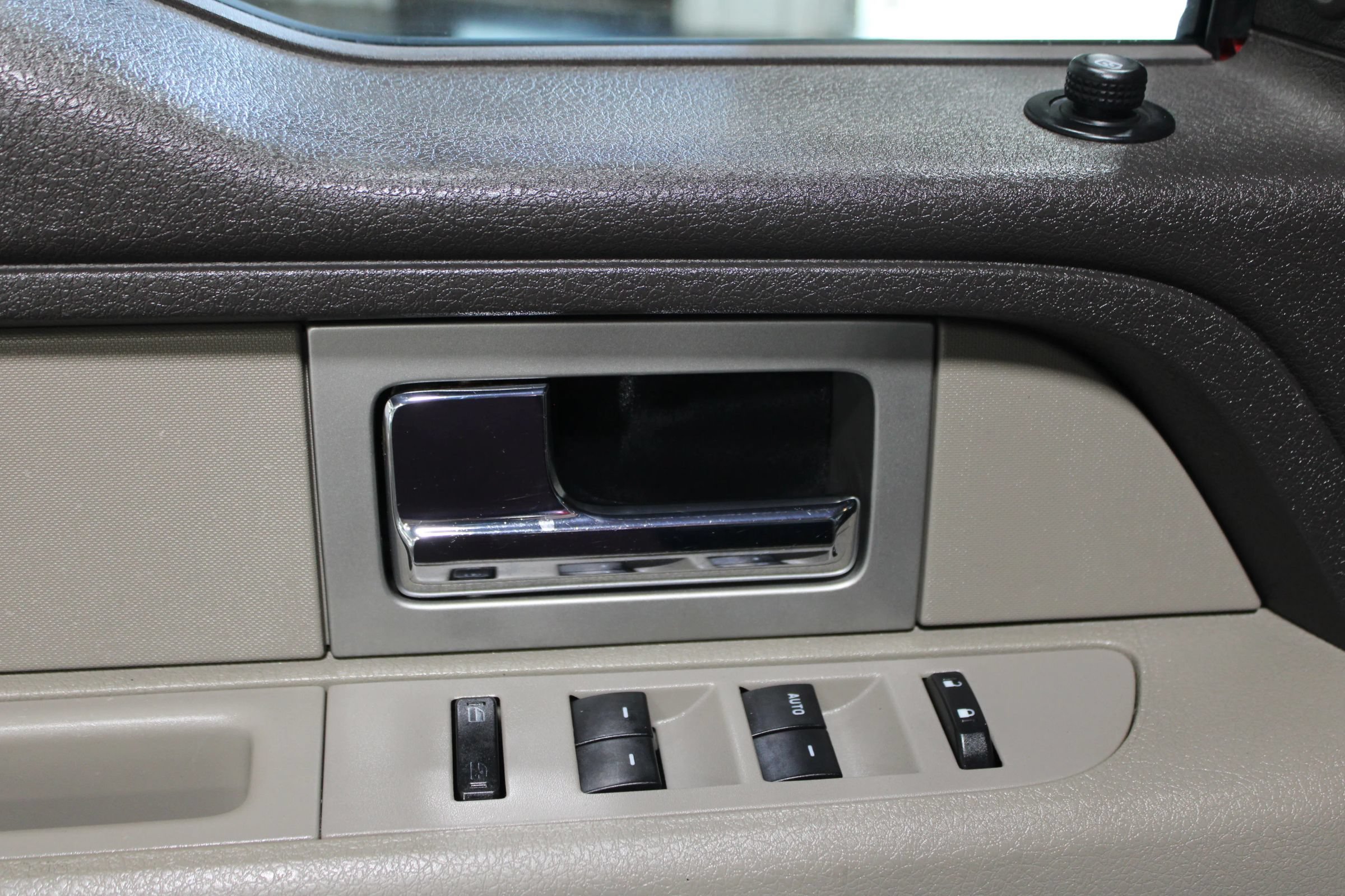 Used 2010 Ford F150 XLT RWD image 10