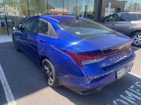 Used 2023 Hyundai Elantra SEL FWD image 2