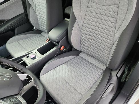 New 2026 Volkswagen Tiguan S image 10