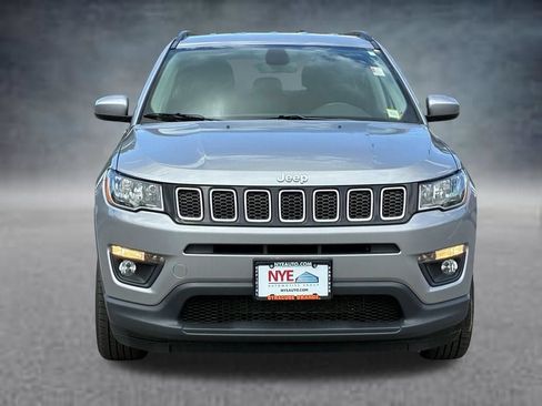 Used 2019 Jeep Compass Latitude w/ Cold Weather Group AWD/4WD image 9