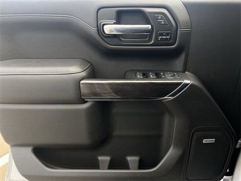 Used 2020 Chevrolet Silverado 1500 LTZ image 25