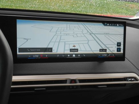 Used 2024 BMW iX xDrive50 w/ Premium Package image 21