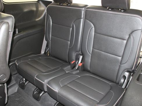 Used 2023 GMC Acadia Denali w/ Denali Ultimate Package FWD image 23