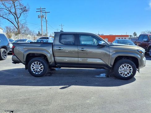 New 2026 Toyota Tacoma Limited AWD/4WD image 4