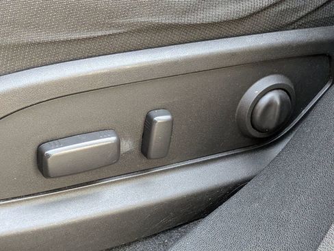 Used 2017 Chevrolet Traverse LT w/ Style and Technology Package image 20