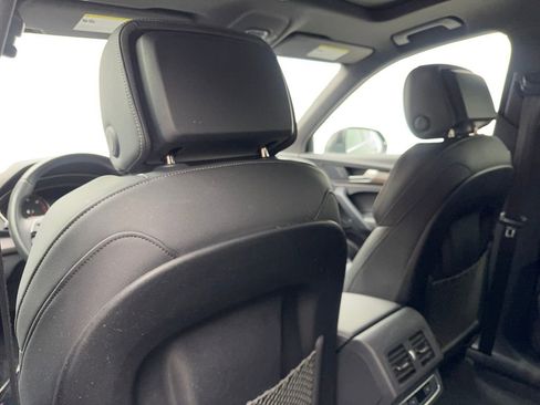 Used 2023 Audi Q5 2.0T Premium w/ Convenience Package image 37