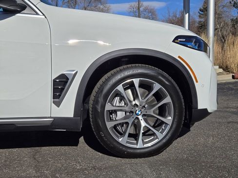 New 2026 BMW X5 xDrive50e w/ Premium Package image 9