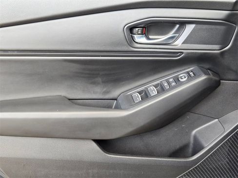 Used 2023 Honda Accord EX image 11