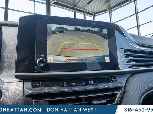 Used 2025 Toyota Camry SE FWD image 8