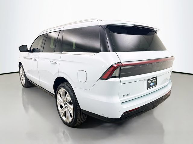 Used 2025 Lincoln Navigator Reserve AWD/4WD image 5
