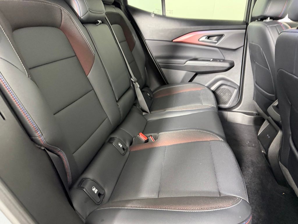 Used 2024 Chevrolet Equinox EV RS FWD image 30