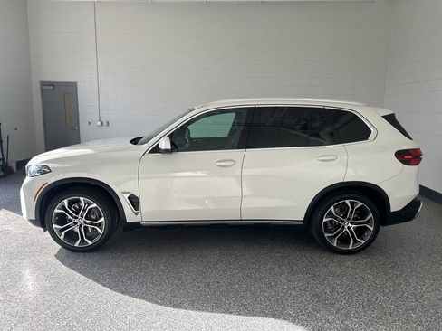 Used 2024 BMW X5 xDrive40i w/ Premium Package image 3