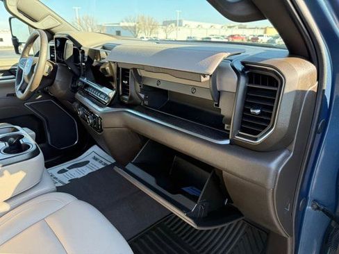 Used 2025 Chevrolet Silverado 3500 LTZ image 37