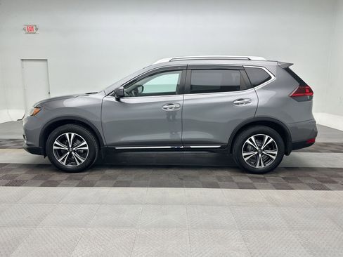 Used 2018 Nissan Rogue SL w/ Premium Package image 2