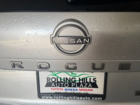 Used 2024 Nissan Rogue SV AWD/4WD image 43