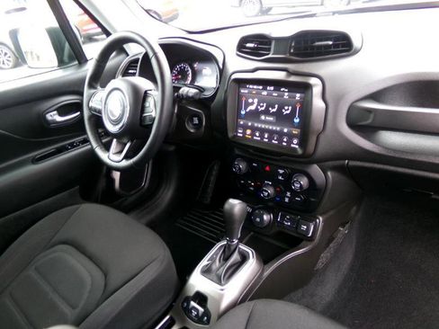 Used 2022 Jeep Renegade Latitude w/ Convenience Group image 30