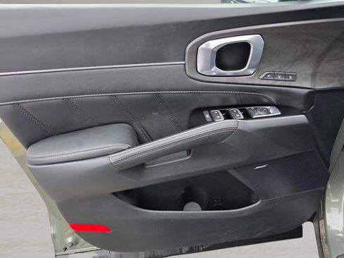 Used 2024 Kia Sorento SX Prestige image 18