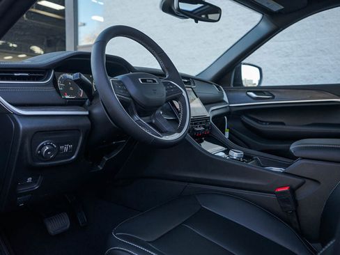 New 2025 Jeep Grand Cherokee Limited w/ Trailer Tow Package image 18