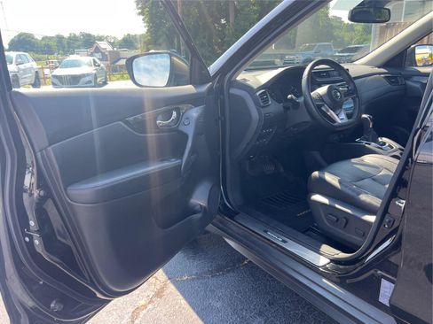 Used 2020 Nissan Rogue SL w/ Premium Package image 19
