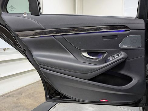 Used 2018 Mercedes-Benz S 450 Sedan image 18