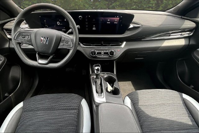 Used 2025 Buick Envista Preferred FWD image 7