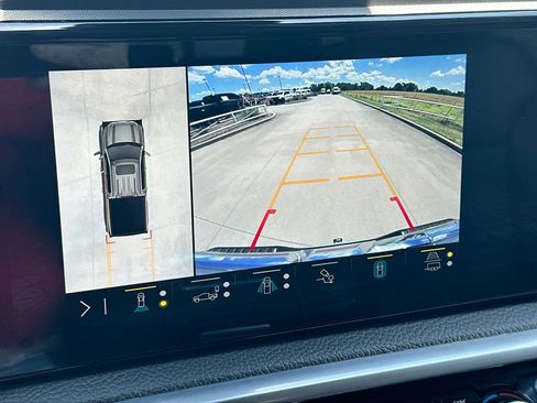 Used 2022 GMC Sierra 1500 Denali w/ Technology Package RWD image 17