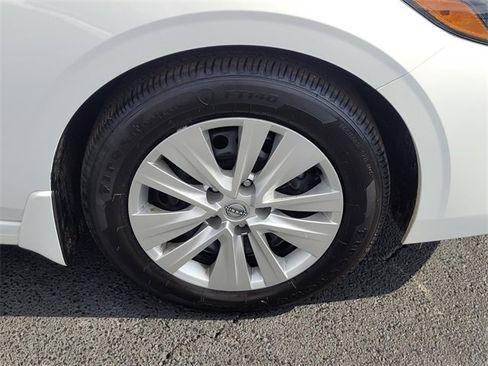 Certified 2025 Nissan Sentra S image 16