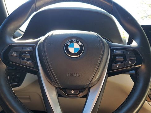 Used 2018 BMW 530i w/ Premium Package image 23