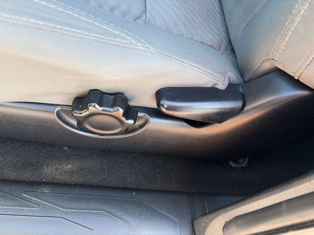Used 2020 Toyota Tacoma SR AWD/4WD image 15