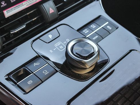 Used 2023 Toyota bZ4X Limited image 20