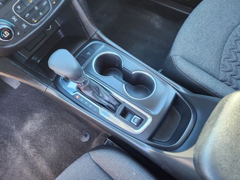 Used 2024 Chevrolet Equinox LT image 17