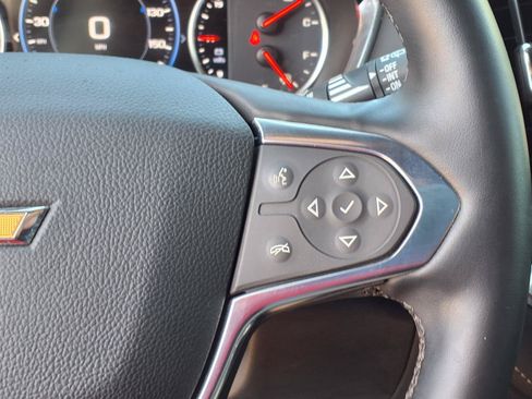 Used 2023 Chevrolet Traverse Premier FWD image 24