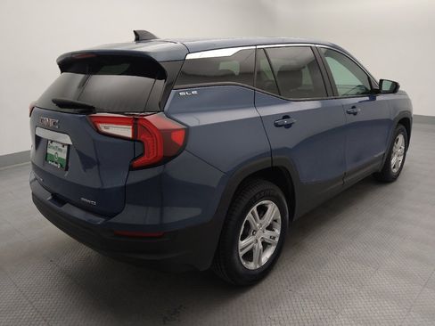 Used 2024 GMC Terrain SLE AWD/4WD image 9