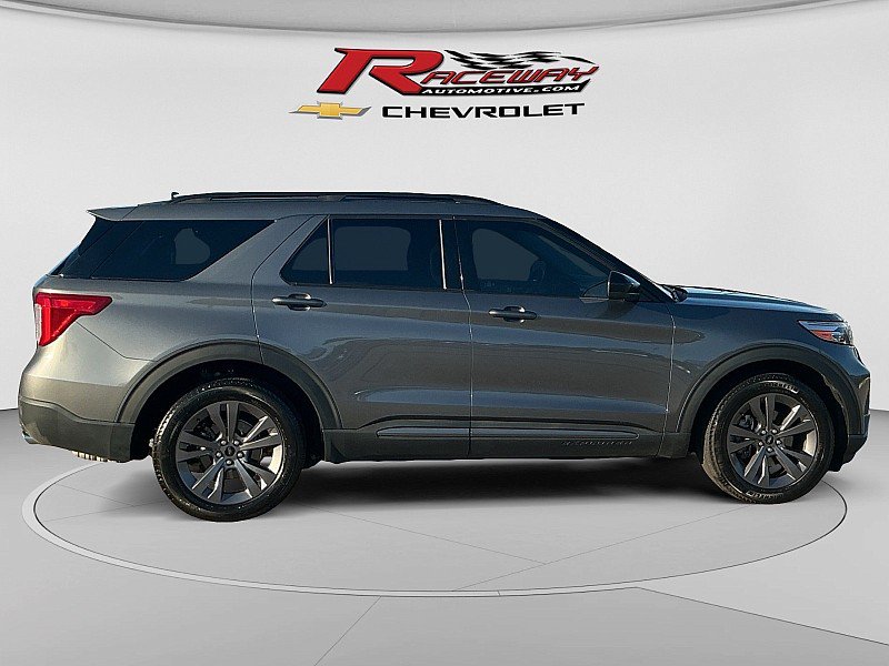 Used 2023 Ford Explorer XLT w/ Equipment Group 202A RWD image 6