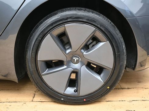 Used 2023 Tesla Model 3 Standard Range image 11