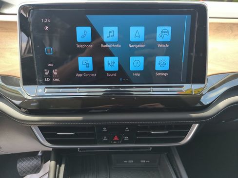 Certified 2026 Volkswagen Atlas SE FWD image 38