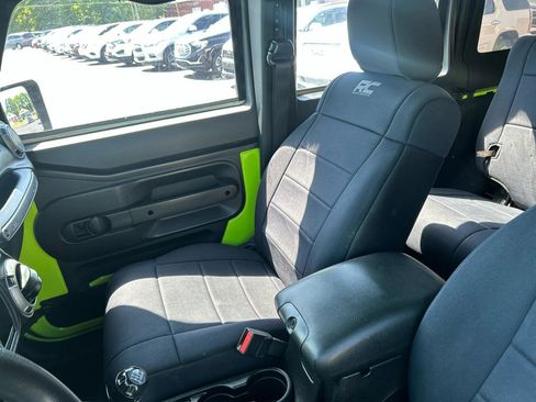 Used 2012 Jeep Wrangler Unlimited Sport image 17