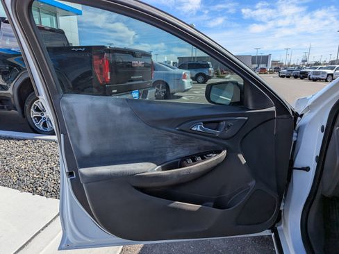 Used 2018 Chevrolet Malibu LS image 10