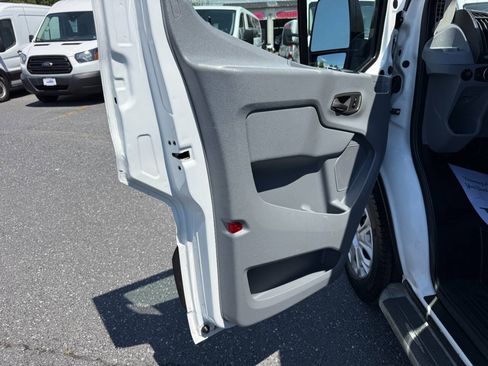Used 2019 Ford Transit 250 130 Low Roof w/ Exterior Upgrade Package RWD image 11